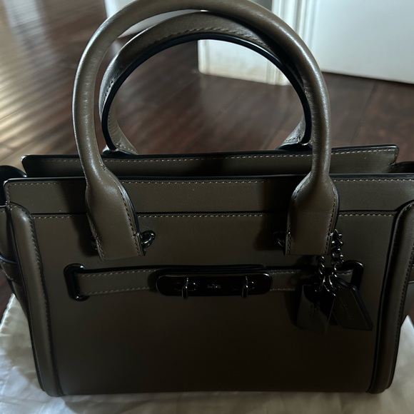 Coach Swagger 27 – Dark Fatigue Glovetanned Leather – Gunmetal Hardware - Picture 6 of 8